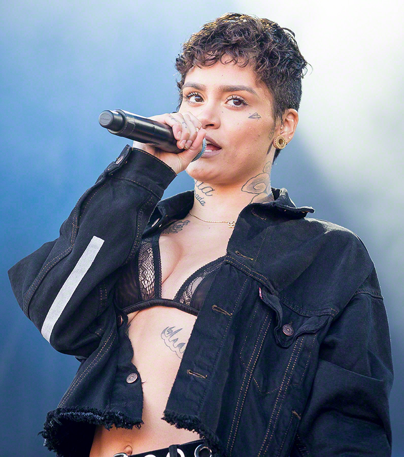 Kehlani performing on tour
